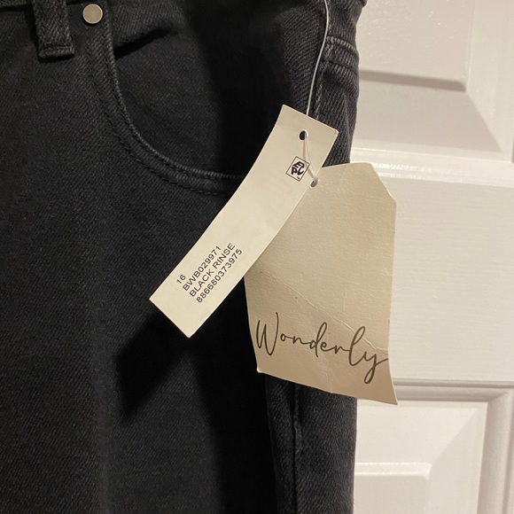 Wonderly Cropped Straight Black Rinse Wash Sleek Sculpt Jeans Size 16 NWT - Picture 9 of 16